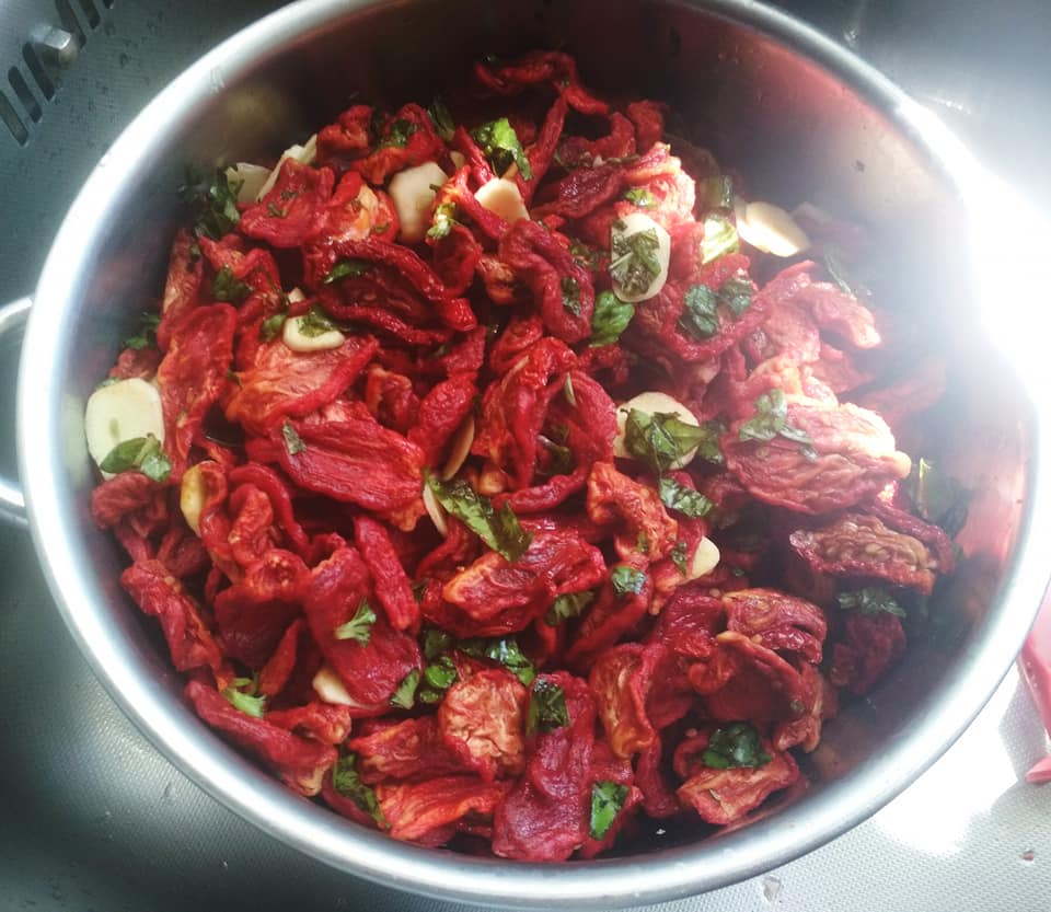 λιαστές ντομάτες εκτέλεση