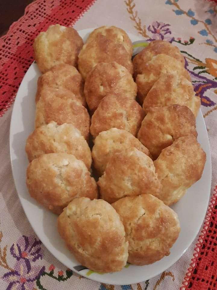 Εύκολα τυροπιτάκια χωρίς φύλλο για το σχολείο και όχι μόνο! Εύκολα τυροπιτάκια χωρίς φύλλο για το σχολείο και όχι μόνο!