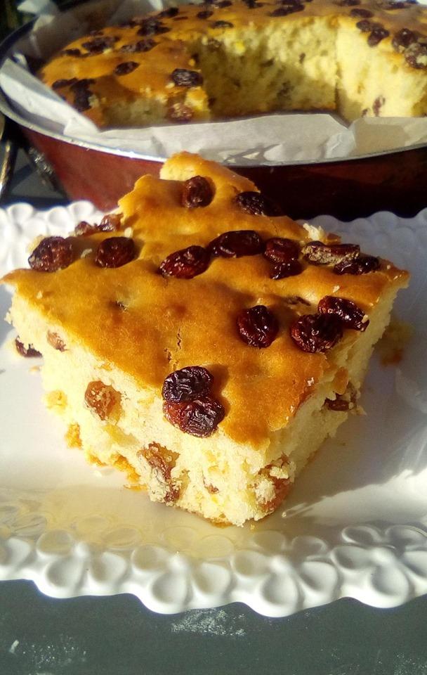 Κέικ με σταφίδες για μικρούς και μεγάλους! Κέικ με σταφίδες για μικρούς και μεγάλους!