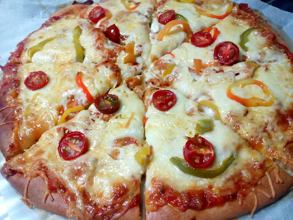 Πολύ γρήγορη και εύκολη πίτσα με ζύμη από χυλό! Πιο αφράτη δεν γίνεται 1