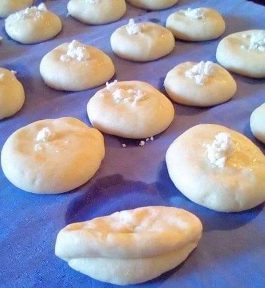 Τα πιο αφράτα τυροπιτάκια χωρίς αυγά για κολατσιό ή πάρτυ!