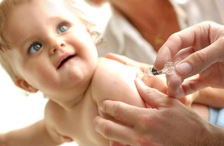 Εμβολιασμός και αντιπυρετικά: Κάνει να δίνουμε Depon στα παιδιά; Τι πρέπει να προσέξουμε στο το εμβόλιο της Μηνιγγίτιδας;