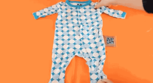 Έξυπνοι και πολύ εύκολοι τρόποι για να διπλώσετε τα ρούχα σας: Aπό τα εσώρουχά μέχρι τα μπουφάν