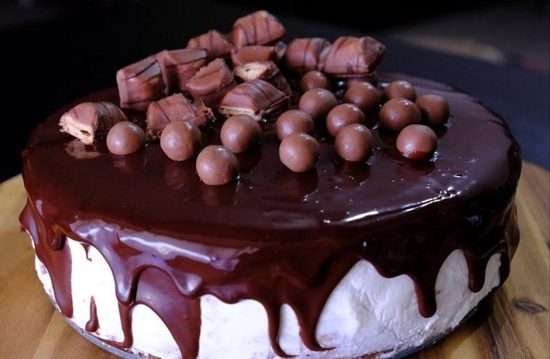 Φτιάχνουμε την πιο ευκολη και εντυπωσιακήΤούρτα Μπουένο - Amazing & easy bueno cake