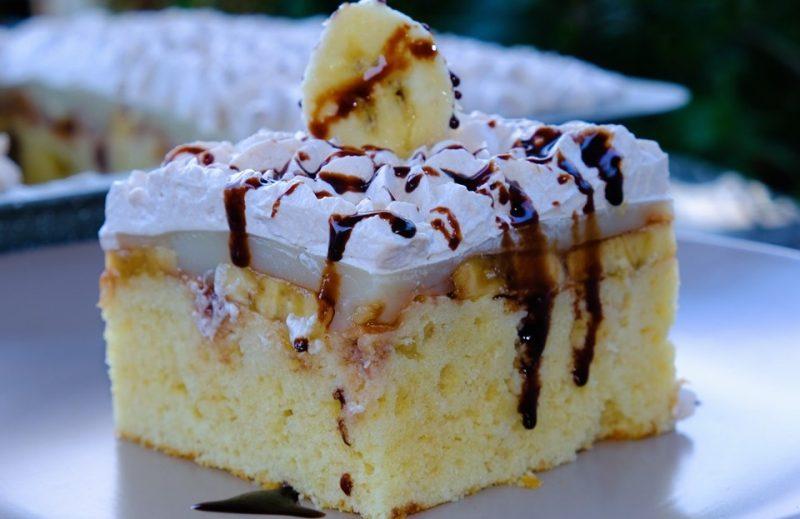 Φανταστικό γλυκό ψυγείου με Mπανάνα - BEST BANANA PUDDING POKE CAKE