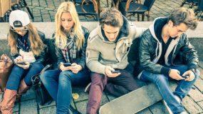 Ανατροπή σε όσα ξέραμε,για τα κινητά τηλέφωνα στους έφηβους! ΔΕΝ προκαλούν ψυχικά προβλήματα