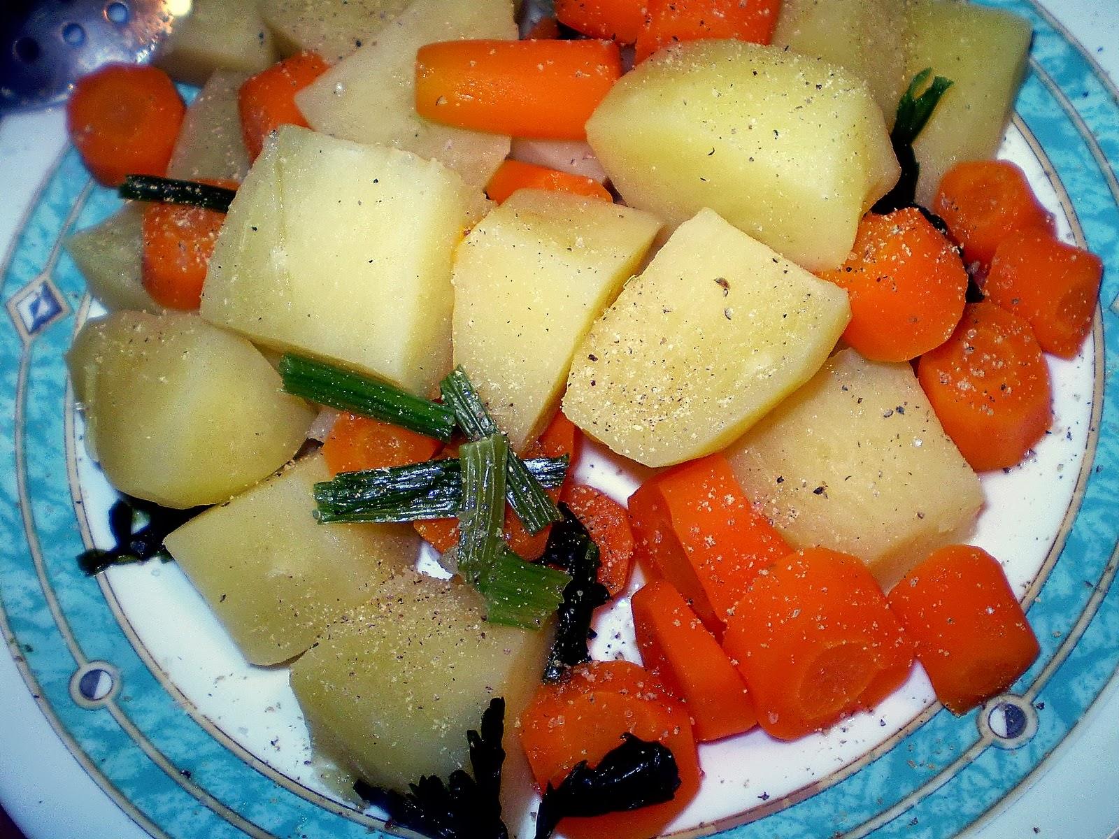 Φιλέτα γλώσσας με λαχανικά στον ατμό και βελούδινη σάλτσα