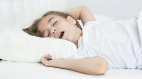 Διαταραχή ύπνου: Πόσο σοβαρή είναι η εμφάνισή της στα παιδιά, τα συμπτώματα και οι σοβαρές επιπτώσεις στην υγεία τους.