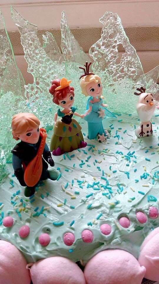 Τούρτα Frozen πολύ εύκολη για το παιδικό πάρτι!
