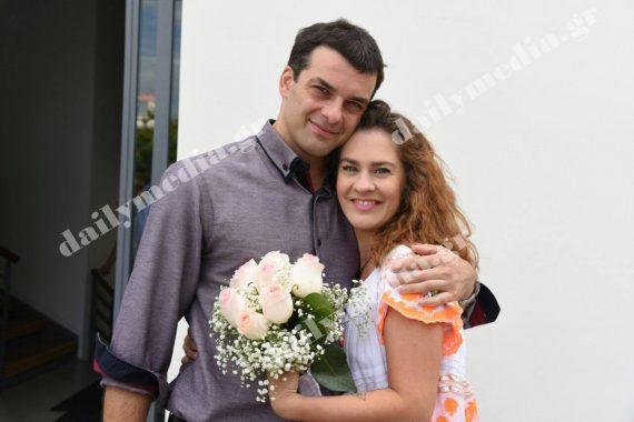 Μελαχρινός, ωραιότερος και απ’ τον Μπίλυ: Τον σύζυγο της Γωγώς του «Καφέ της Χαράς» δεν γίνεται να μην τον ερωτευτείς (εικόνες)