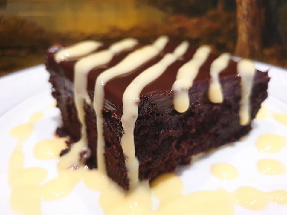 Σοκολατόπιτα σιροπιαστή