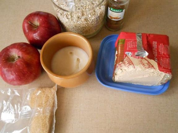 Χαλβαδόπιτα ένα υγιεινό γλυκό με βρώμη και καραμελωμένα μήλα-Nougat with oats and Caramelized Apples