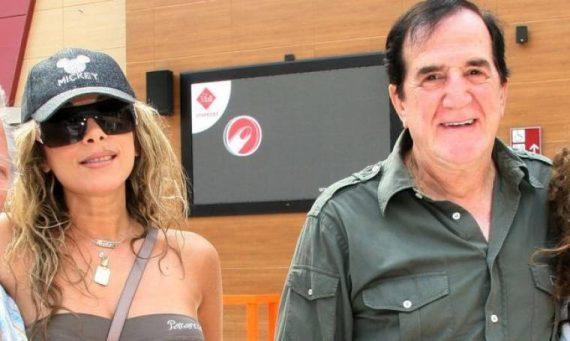 8 διάσημοι Έλληνες που ερωτεύτηκαν θαυμαστές τους και κατέληξαν στα σκαλιά της εκκλησίας