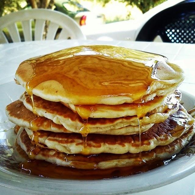 Pancakes χωρίς αυγά με φρούτα ιδανικά για παιδιά! Pancakes χωρίς αυγά με φρούτα ιδανικά για παιδιά!
