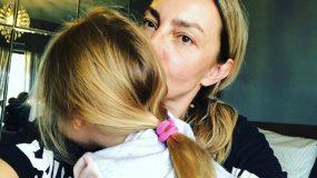 Ρούλα Ρέβη – Aποστόλης Τότσικας: Η φωτογραφία της κόρης τους που θα σε κάνει να… λιώσεις! Τι κάνει κάθε πρωί; (εικόνα)
