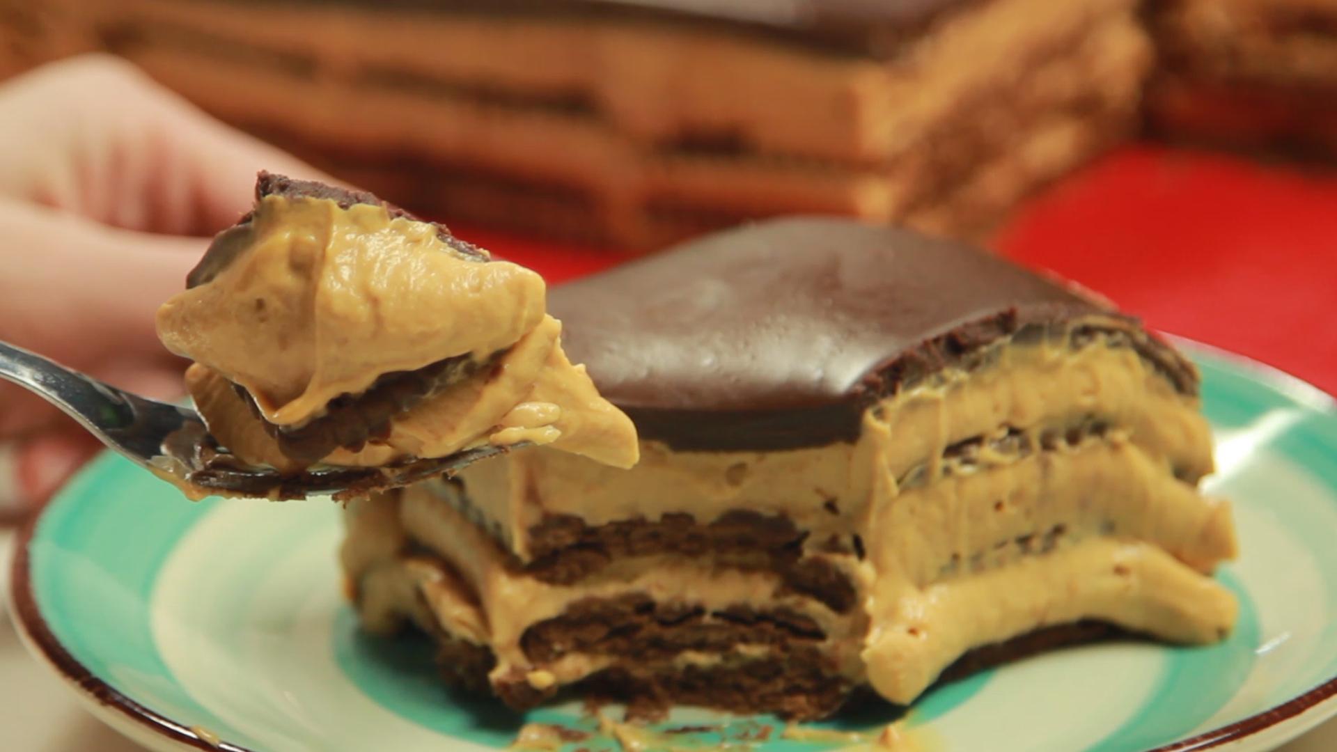 Αργεντίνικο γλυκό Chocotorta με μπισκότα και γκανάζ σοκολάτας
