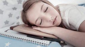 Napping: Πόσο βοηθάει ο σύντομος ύπνος στον οργανισμό μας;