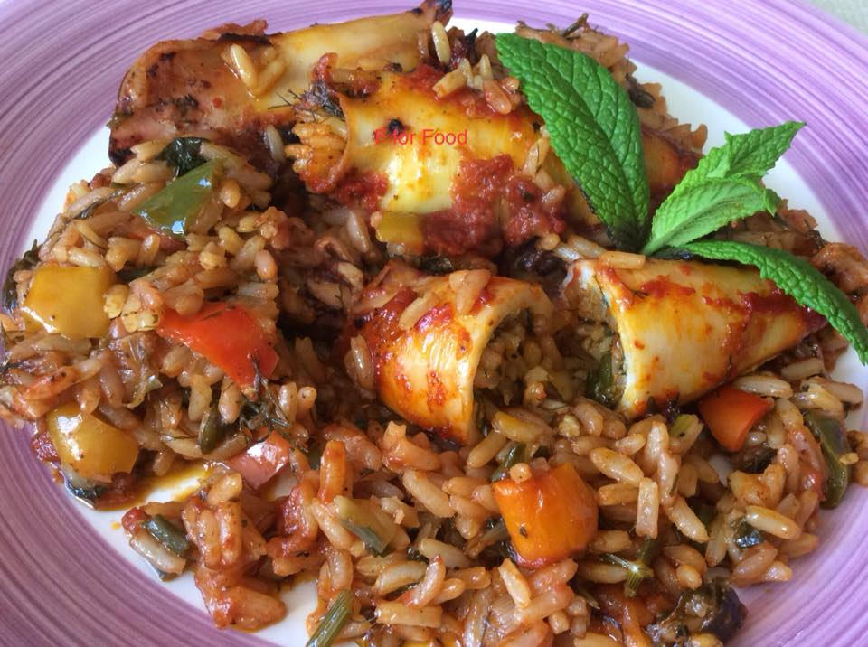 Νηστίσιμα γεμιστά καλαμαράκια με κουρκουμά και ούζο