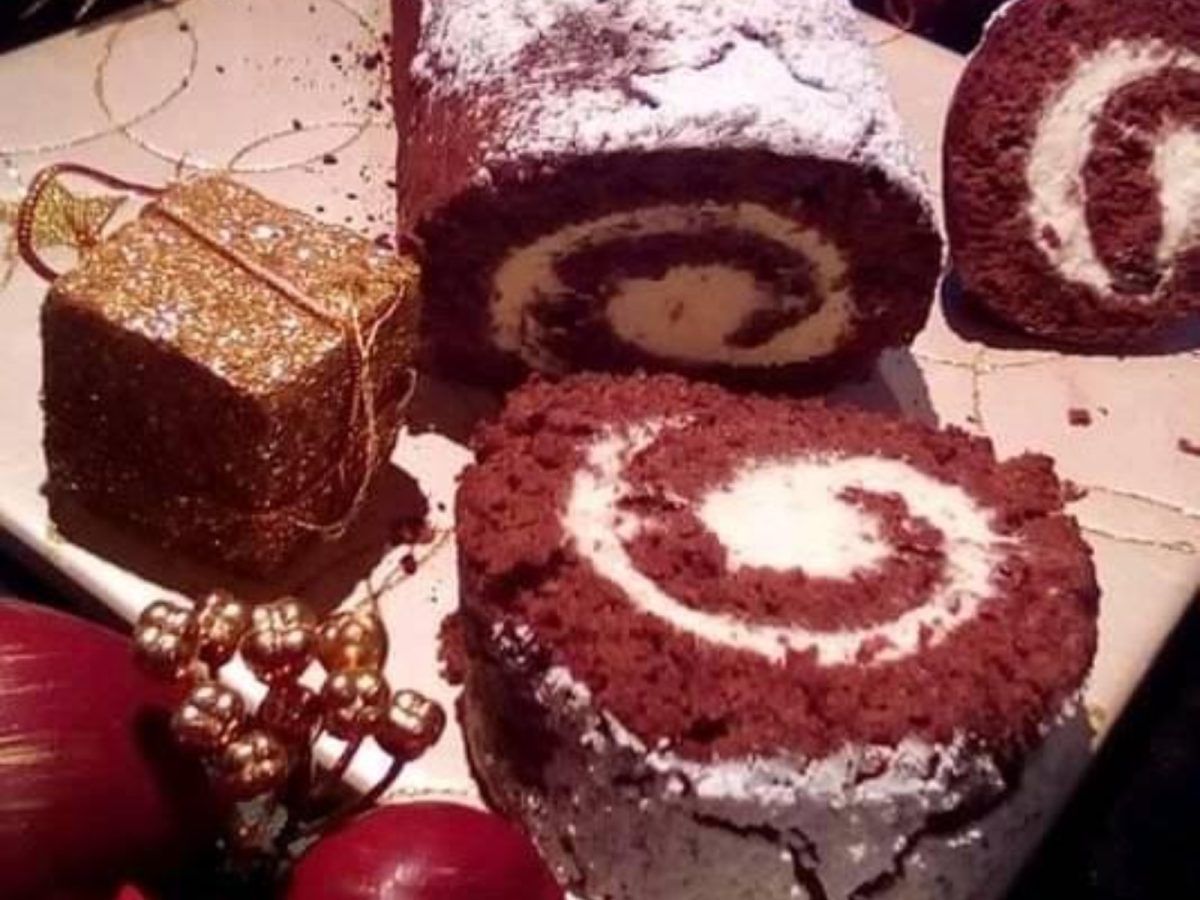 Χριστουγεννιάτικος κορμός με κρέμα και κακάο εύκολος και γρήγορος