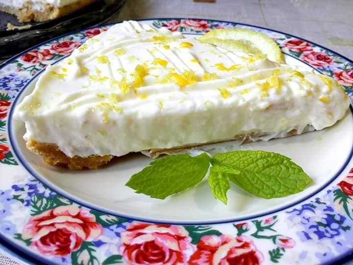 Cheesecake λεμόνι με μπισκότα και γιαούρτι ελαφρύ και δροσερό