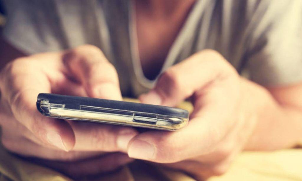 Ηράκλειο: Έκανε θόρυβο το κινητό του και λίγα λεπτά μετά εξερράγη