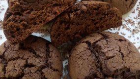 Σοκολατένια μαλακά μπισκότα με κακάο χωρίς γάλα
