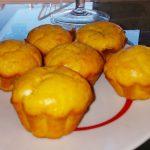 almura cupcakes me feta karota kai prasines elies e1580583628409