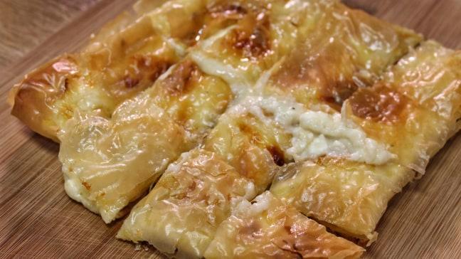 Ατομικές τυρόπιτες σαν μπουγάτσα-Greek Feta Pie