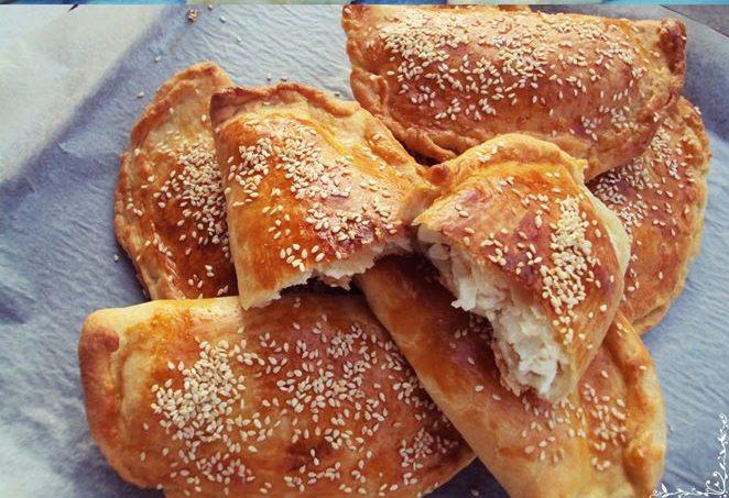 Σπιτικές τυρόπιτες με ζύμη κουρού από την Γωγώ Σαμίου