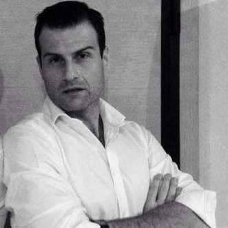 Νίκος Παπανικολάου Μαιευτήρας-Χειρούργος Γυναικολόγος