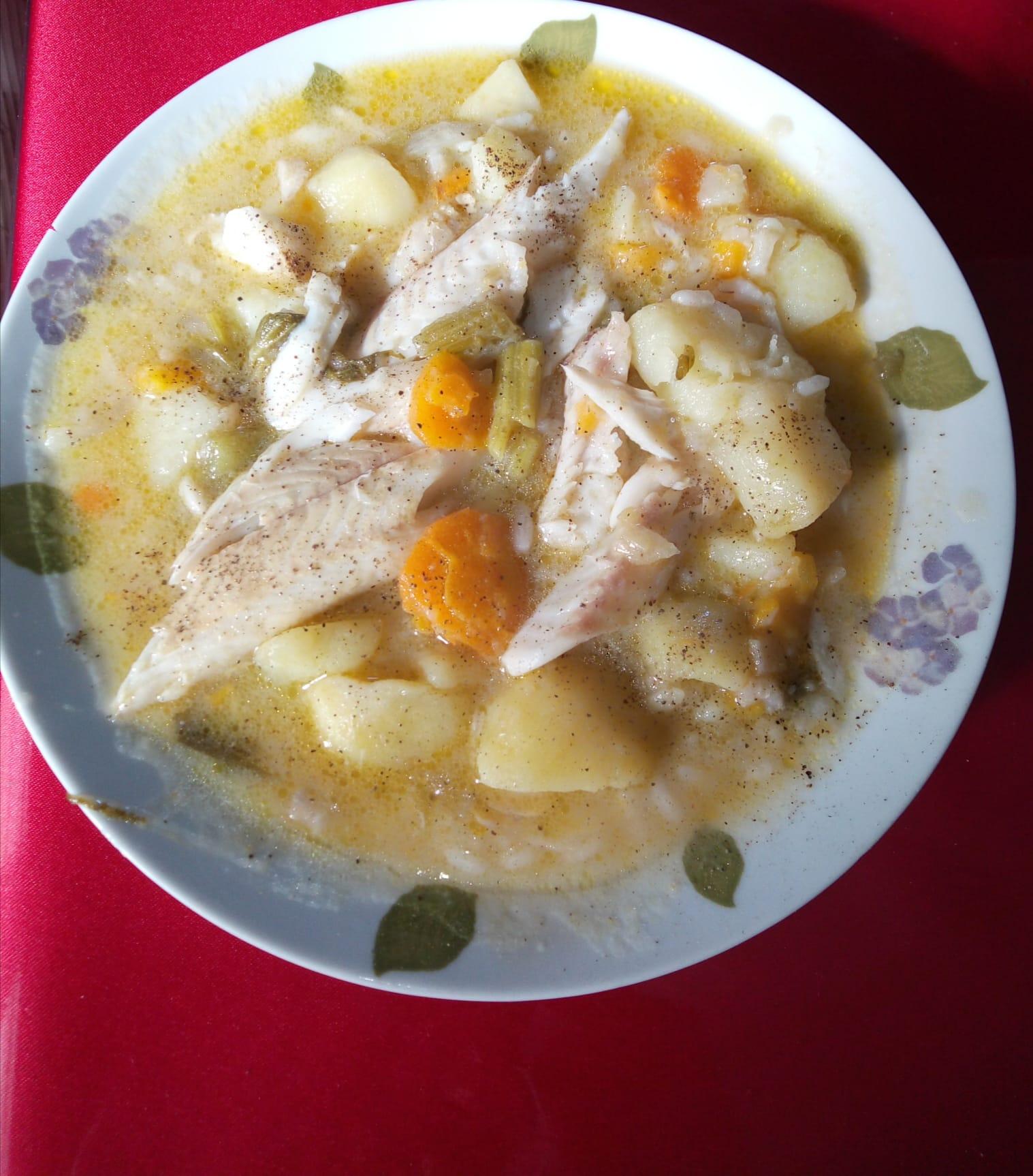 Ψαρόσουπα με μπακαλιαρο και λαχανικα ιδανική για παιδιά