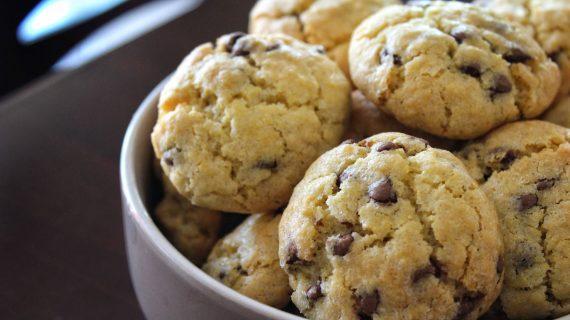 Μπισκότα με κομματάκια σοκολάτας (Συνταγή Ζαχαροπλαστείου) - Cookies