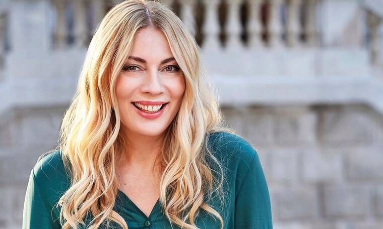 Εκθαμβωτική: Η Σμαράγδα Καρύδη δημοσίευσε φωτογραφία από τα 18 και μας άφησε με το στόμα ανοιχτό!