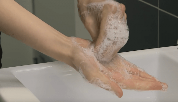 Κορονοϊός: Δες πως πρέπει να πλένεις τα χέρια σου ΣΩΣΤΑ! Φωτογραφίες και βίντεο με τη διαδικασία βήμα - βήμα
