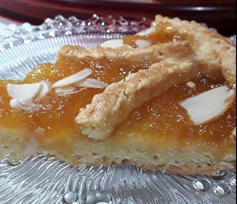 Πάστα Φλώρα με τραγανή μπισκοτένια βάση και γέμιση μαρμελάδας! Πάστα Φλώρα με τραγανή μπισκοτένια βάση και γέμιση μαρμελάδας!