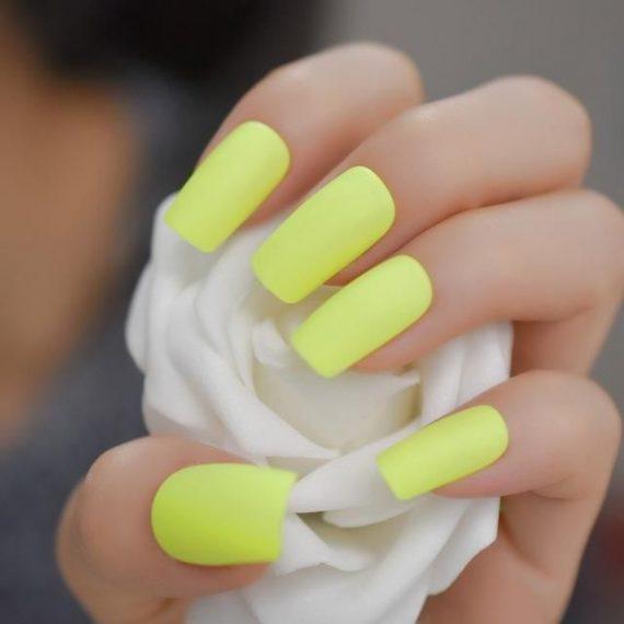 Lemon nails: Η νέα τάση στα νύχια για την Άνοιξη είναι γεγονός! Δες μοναδικά σχέδια
