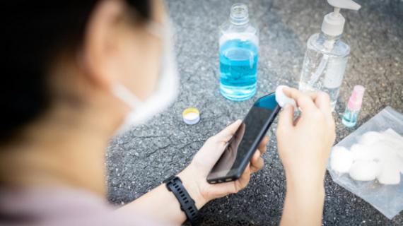 Κορονοϊός: Ποιο είναι το οινόπνευμα που απολυμαίνει ΠΡΑΓΜΑΤΙΚΑ; Δείτε τις συμβουλές γιατρού!