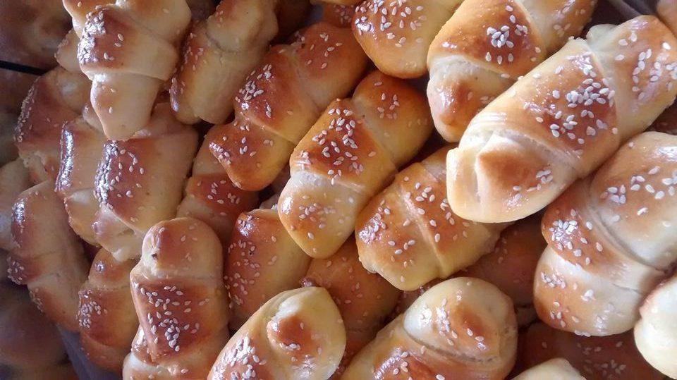 Η πιο εύκολη συνταγή για αφράτα κρουασανάκια με γιαούρτι Η πιο εύκολη συνταγή για αφράτα κρουασανάκια με γιαούρτι