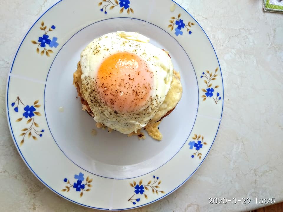 Croque madame: Το γαλλικό πρωινό με τοστ, αυγά και μπεσαμέλ