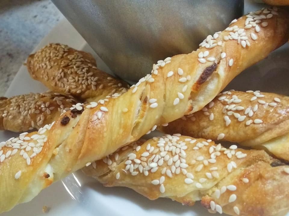 κριτσινια με ξινομυζηθρα