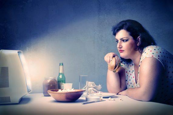 Καραντίνα: 7 σημαντικές συμβουλές για να μην πάρουμε κιλά και να μην αρρωστήσουμε όσο μένουμε σπίτι