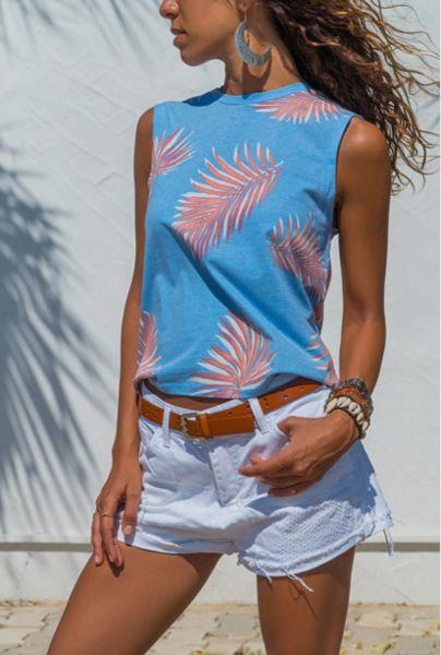 Το sleeveless T-shirt είναι η απόλυτη τάση για το Καλοκαίρι! Δες 15 υπέροχους συνδυασμούς