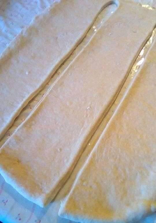 Συνταγή για αλμυρό τσουρέκι κορδονάτο γεμιστό με ζαμπόν & τυρί