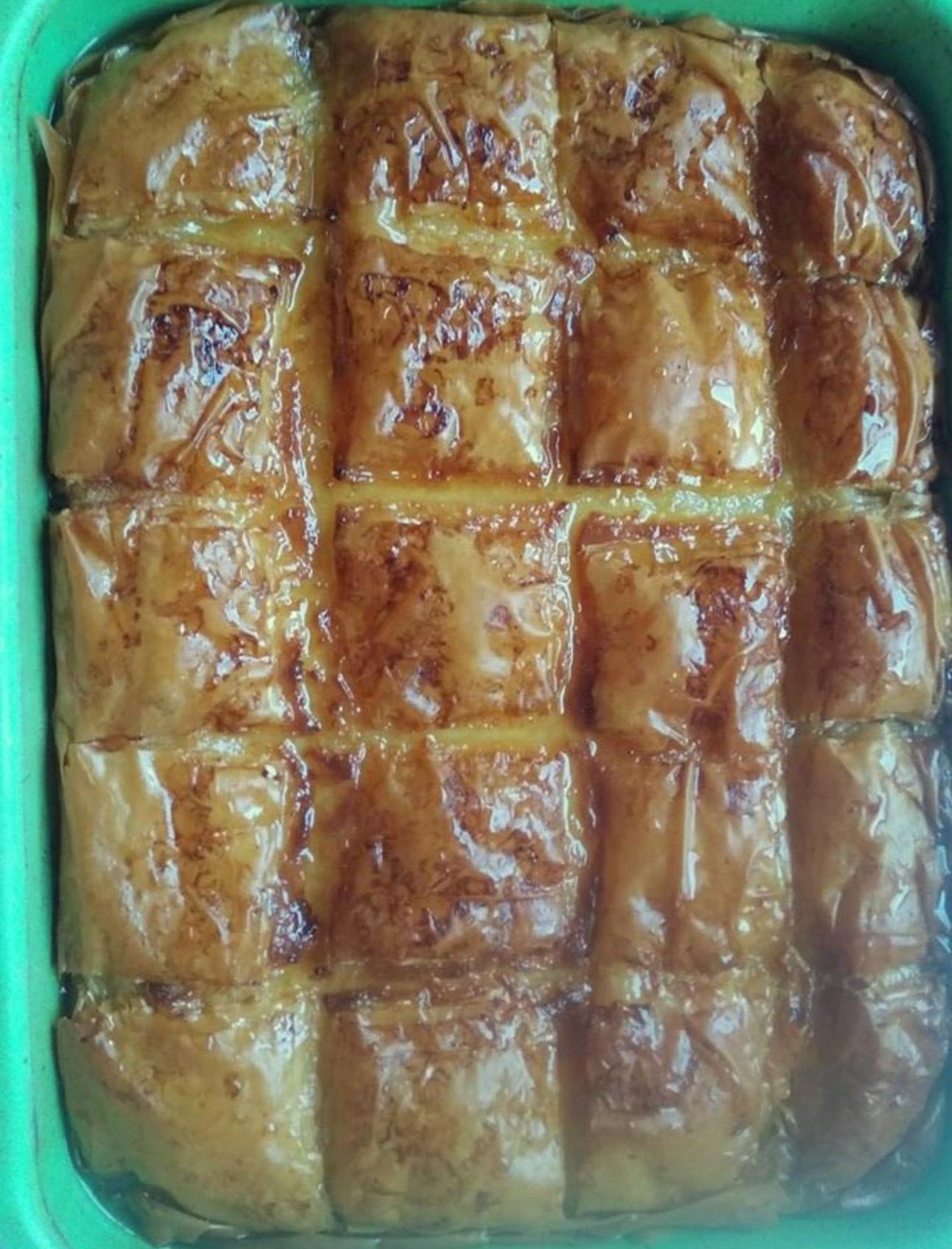 Συνταγή για λαχταριστό γαλακτομπούρεκο με υπέροχη βελούδινη κρέμα