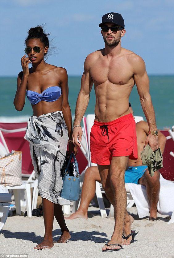 αντρικό μαγιό κόκκινο