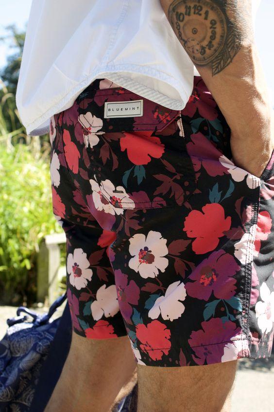 αντρικό μαγιό μαύρο με χρωματιστά λουλούδια