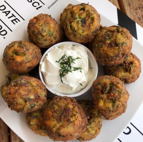φουσκωτοί κολοκυθοκεφτέδες με φέτα