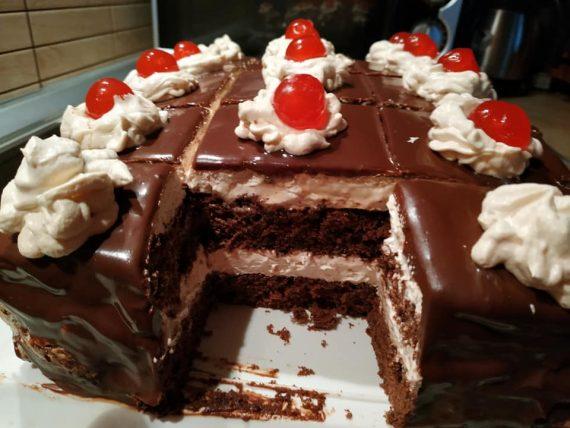 Συνταγή για πάστα ταψιού με σιρόπι και γλάσο σοκολάτας Συνταγή για πάστα ταψιού με σιρόπι και γλάσο σοκολάτας