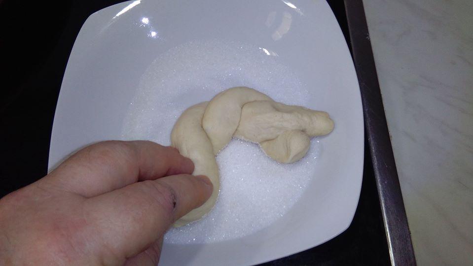 ζυμαρι για ψωμακια με ζαχαρη