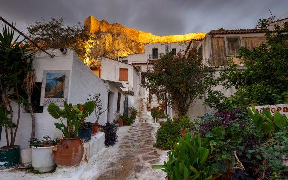 Αναφιώτικα: Η μαγική συνοικία της Αθήνας που μοιάζει περισσότερο με...κυκλαδίτικο νησί!